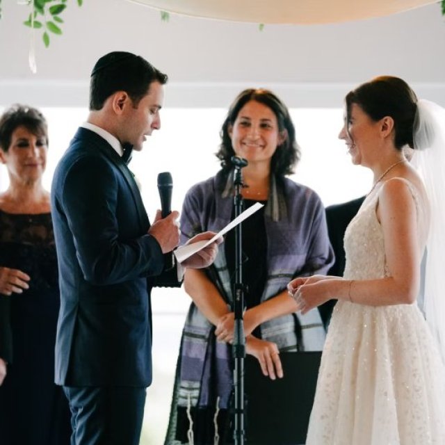 Cantor Laura Stein - Jewish Lifecycle Officiant New York Metro & CT